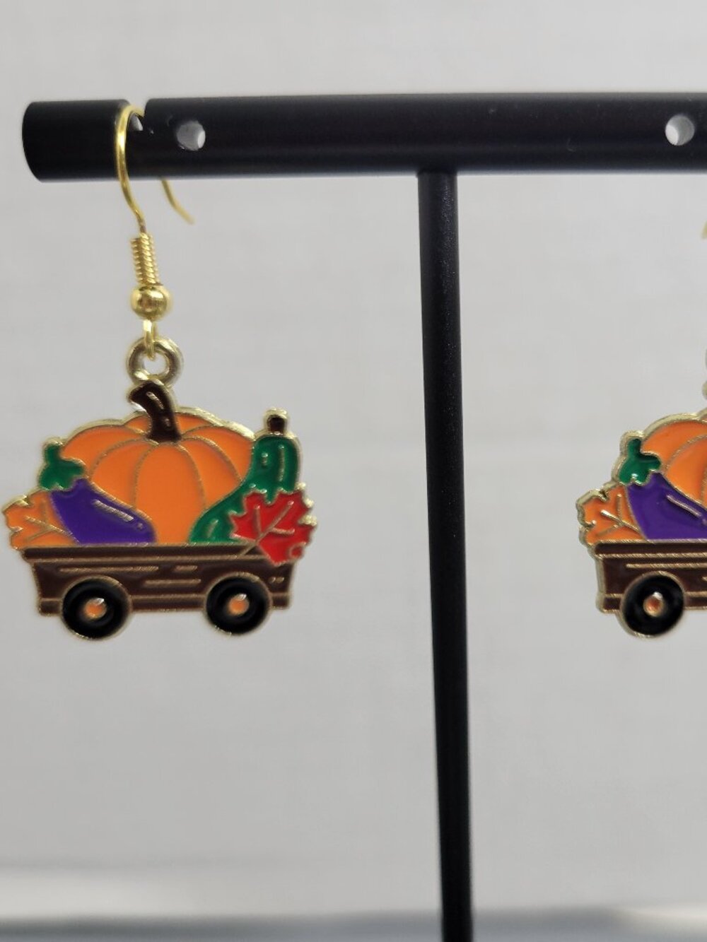 Pumpkin Wagon Dangle Earrings Gold Tone Fall Autumn Harvest Thanksgiving E119E
